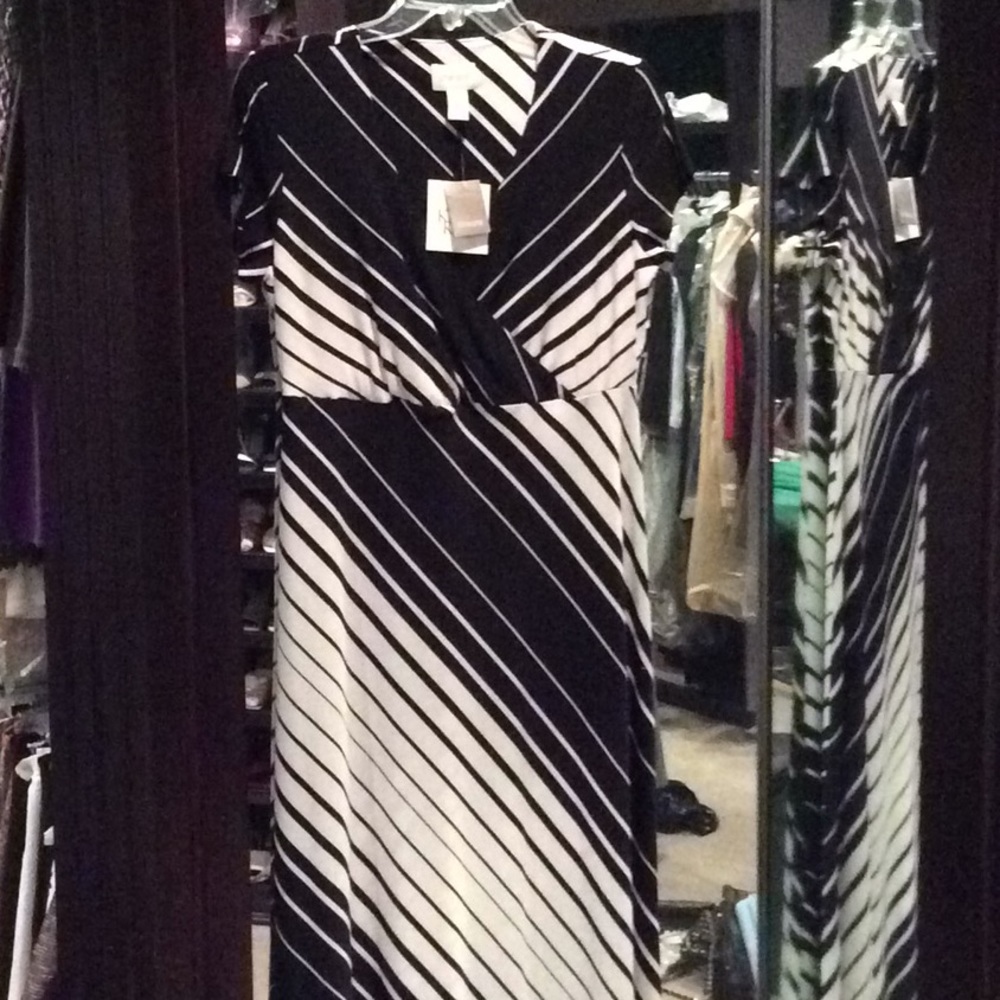 Chicos black and white maxi dress, size 0, nwt